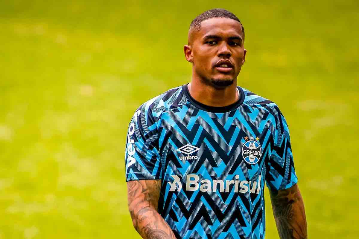Douglas Costa potrebbe unirsi al Chievo