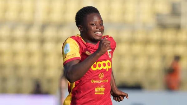Il Milan tenta di scippare Cissé al PSV