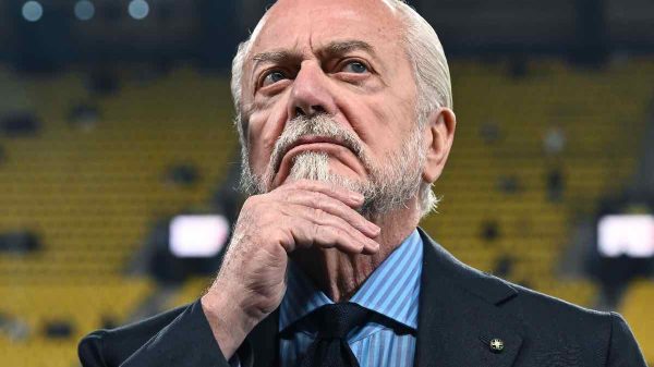 Napoli inviperito contro gli arbitri: De Laurentiis parlerà con i vertici