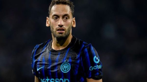 Calhanoglu, futuro incerto all’Inter: la situazione
