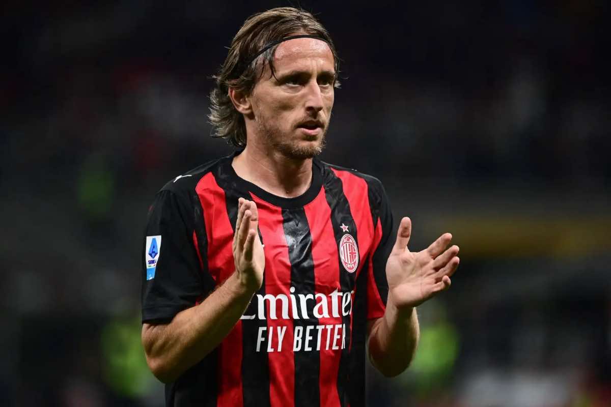 Milan, Modric rinnova? Nel mentre espone il Pallone d’Oro nel museo rossonero