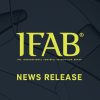 Dal VAR su espulsioni e calci d’angolo alle perdite di tempo: le nuove regole IFAB