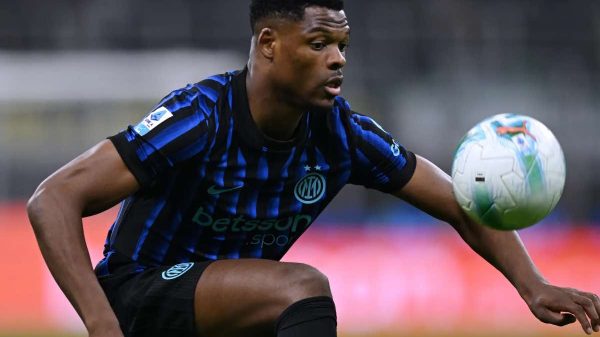 Inter, buona notizia per Chivu: Dumfries può giocare dal primo minuto