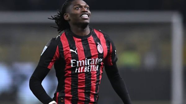 Leao può lasciare il Milan: quanto chiedono i rossoneri