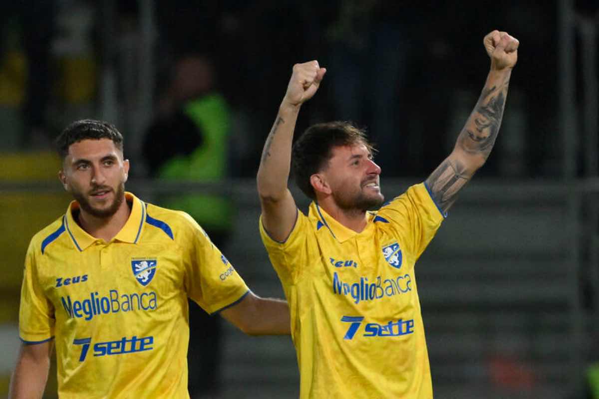 Il Frosinone torna in A. Le retrocesse, playoff, playout e gli altri verdetti della B