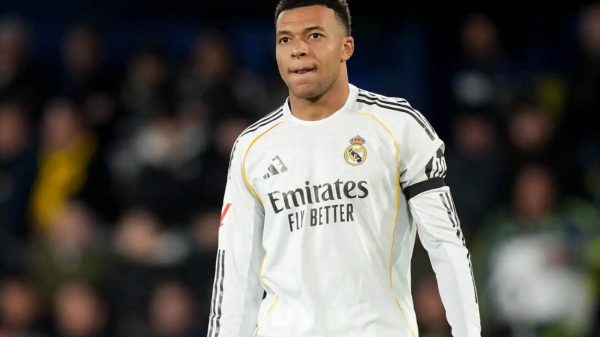 Il Real Madrid è nel caos: Mbappé criticato e fischiato dai tifosi