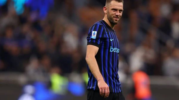 Contro ogni previsione de Vrij potrebbe rimanere ancora all’Inter