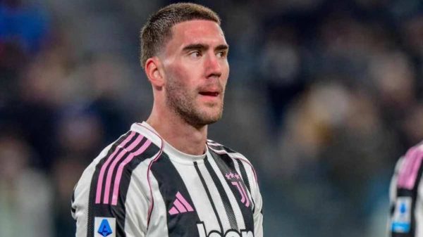 Vlahovic-Juve, non è ancora finita: i bianconeri provano a convincere l’attaccante