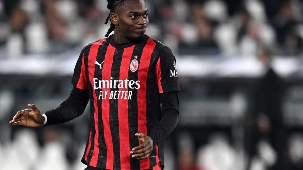 Leao può lasciare il Milan: dall’Arabia monitorano la situazione