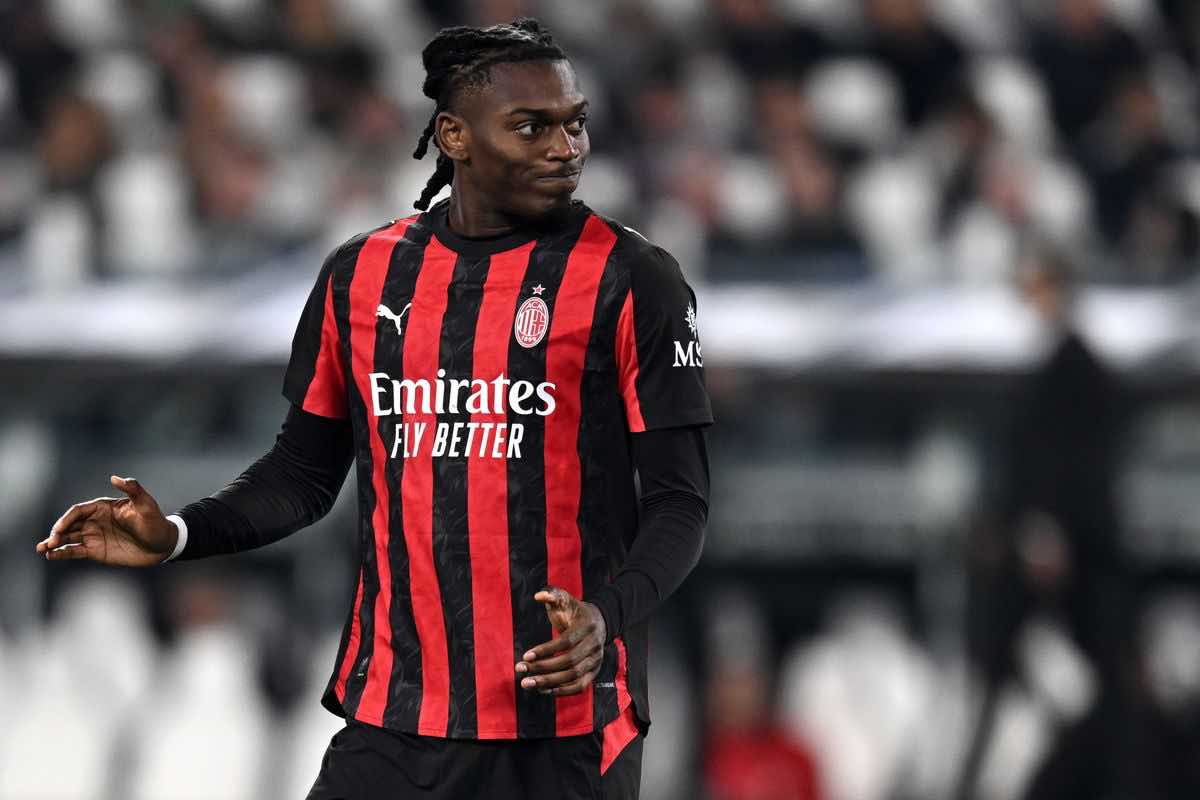 Leao può lasciare il Milan: dall’Arabia monitorano la situazione