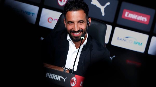 Milan, da Karetsas a Uzun: i nomi per la trequarti