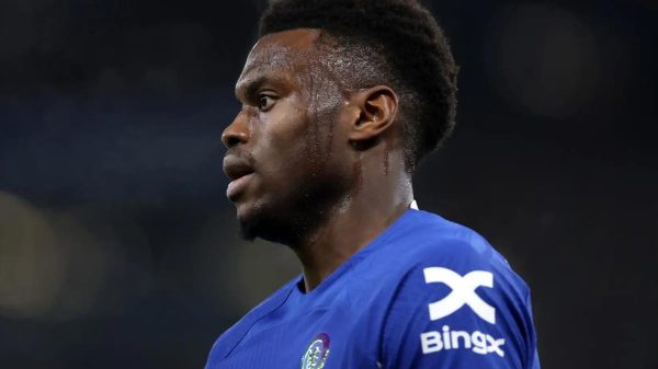 Napoli, trattativa in stand-by per Badiashile. Spunta Aguerd