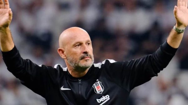 Tifosi del Besiktas innamorati di Italiano: che festa a Istanbul